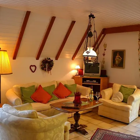 Haus Bachschwalbe *
